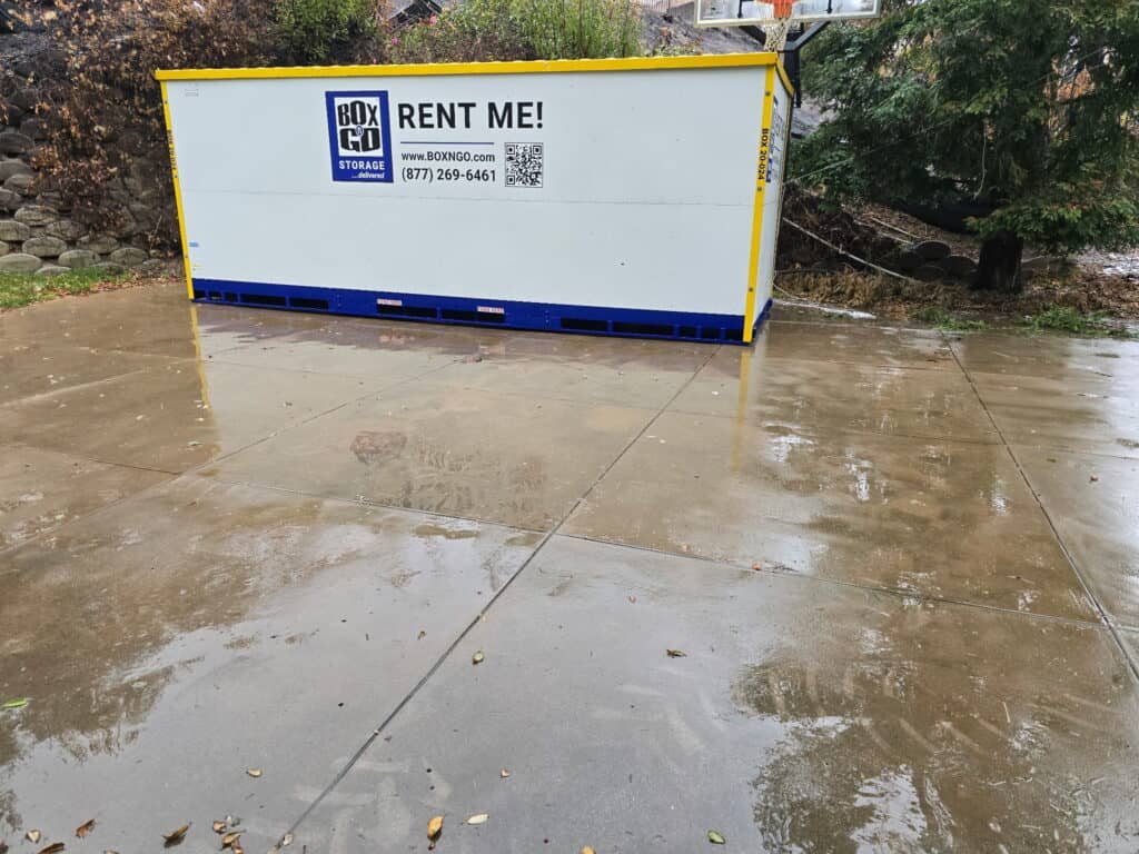 A portable storage unit delivered directly to an Agua Dulce property, reducing handling and transportation steps.