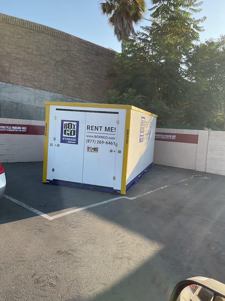 storage playa del rey featuring a portable unit on-location storage container positioned to minimize carrying distance