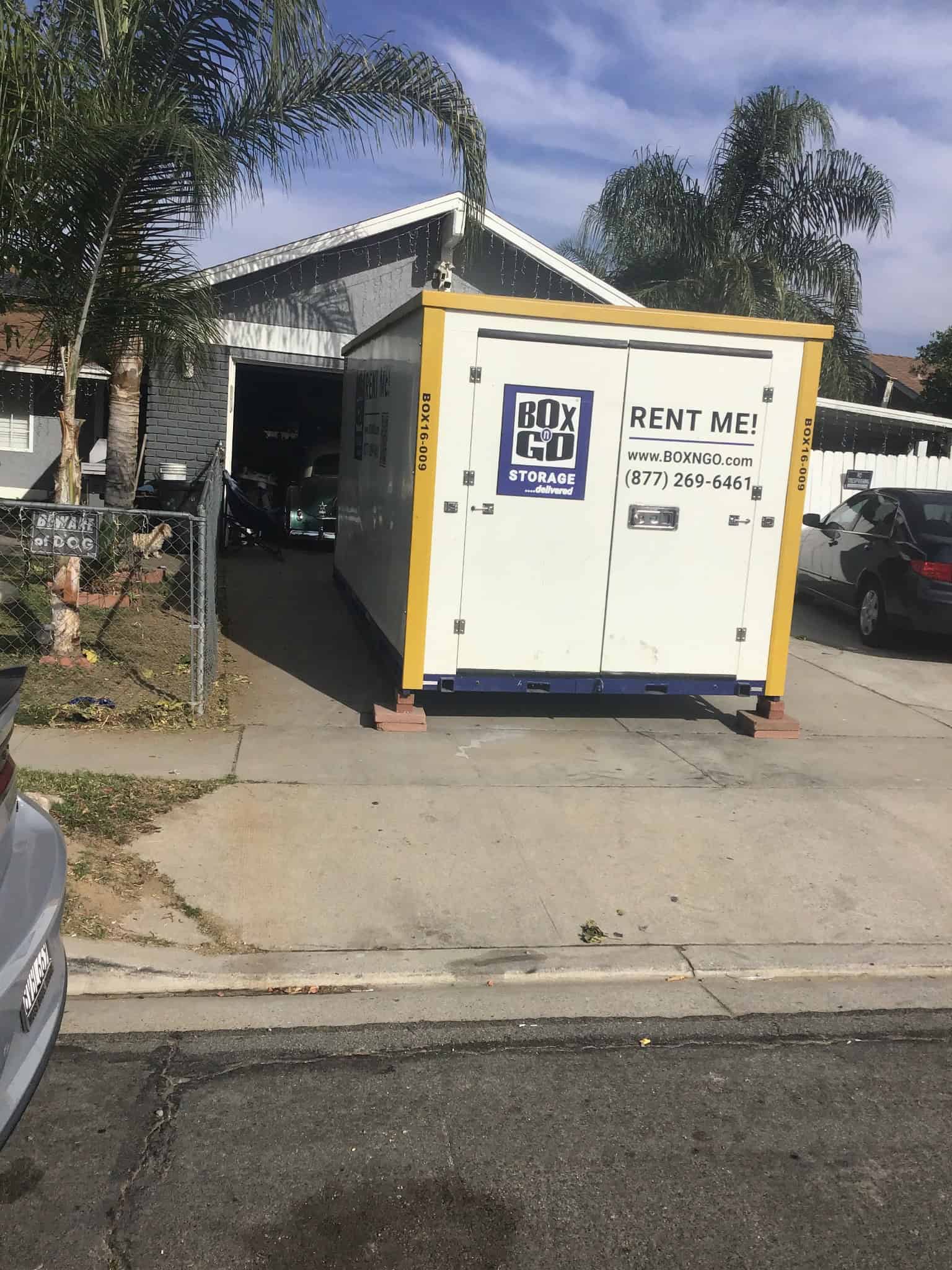Self storage Lake Balboa with Box-n-Go portable storage containers delivered curbside.