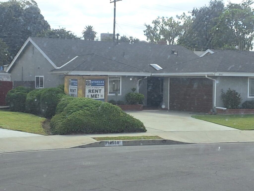 Portable self storage unit delivered to a home in Winnetka, CA