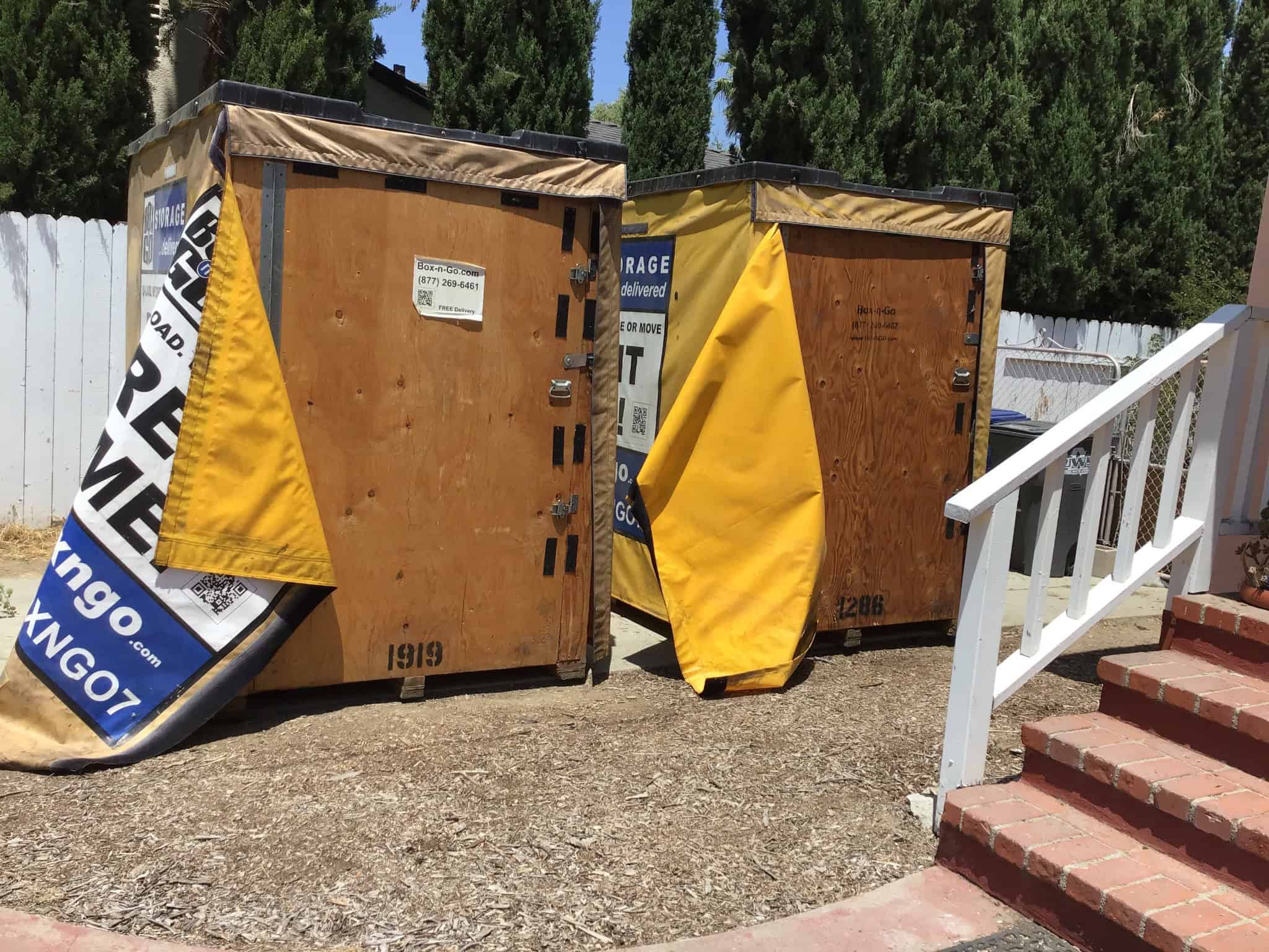 Delivery truck bringing storage units in Reseda CA to a home