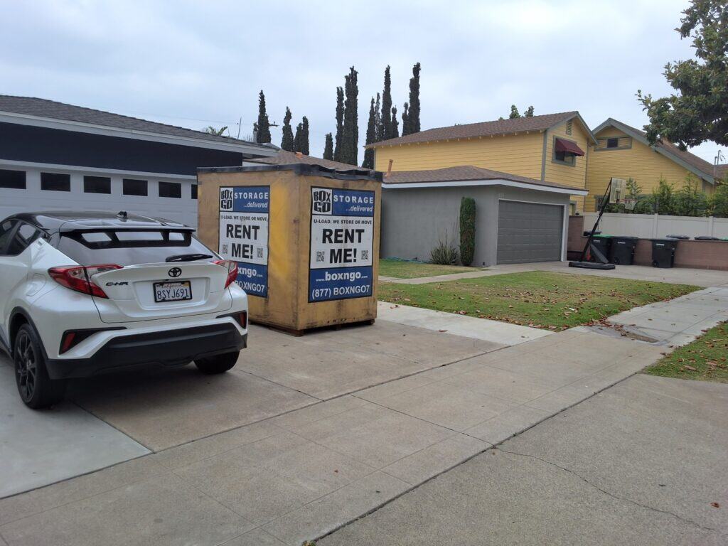 Storage units Oak Park being delivered on a flatbed truck