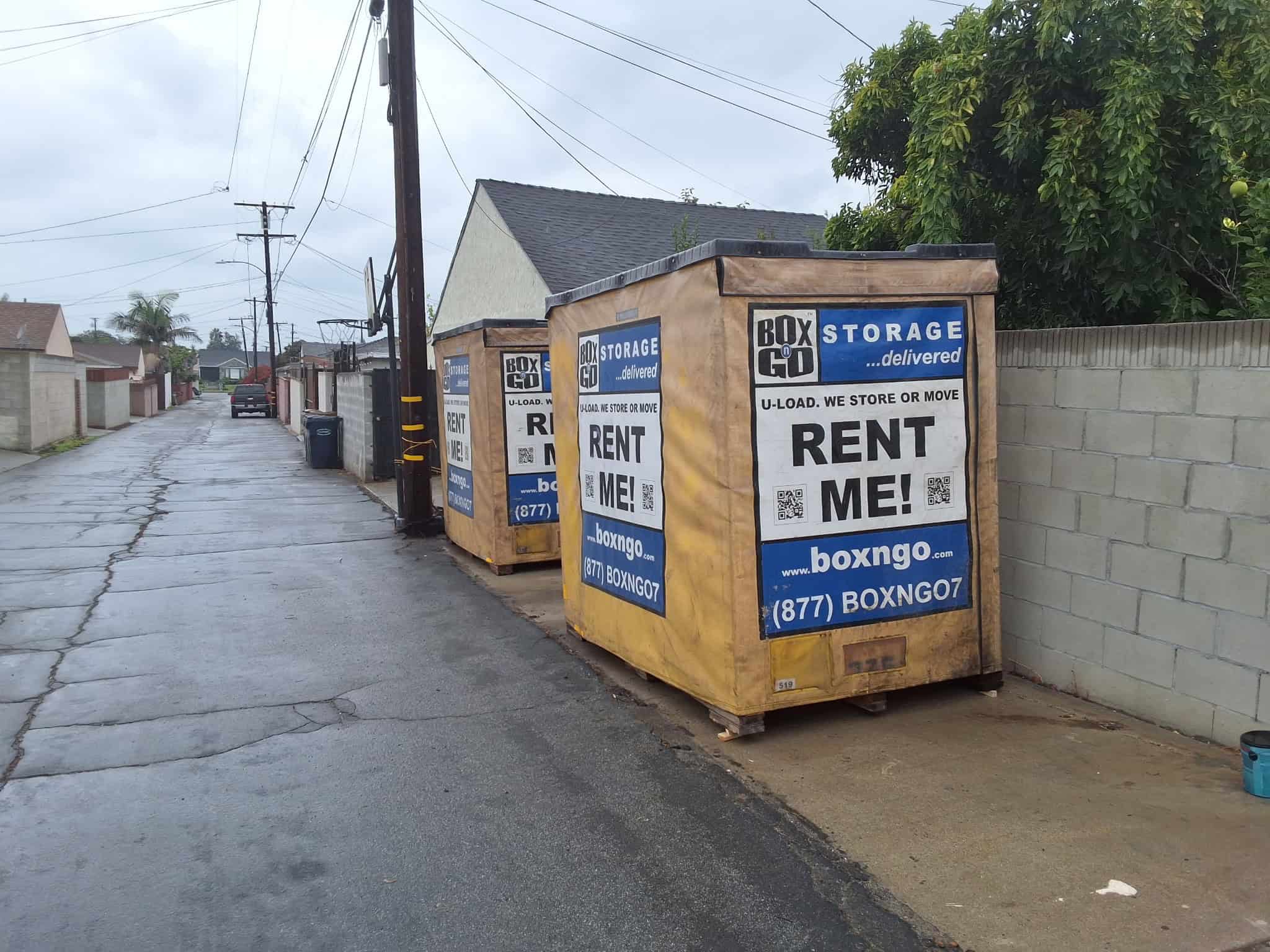 Storage units Panorama City portable containers in neighborhood alley