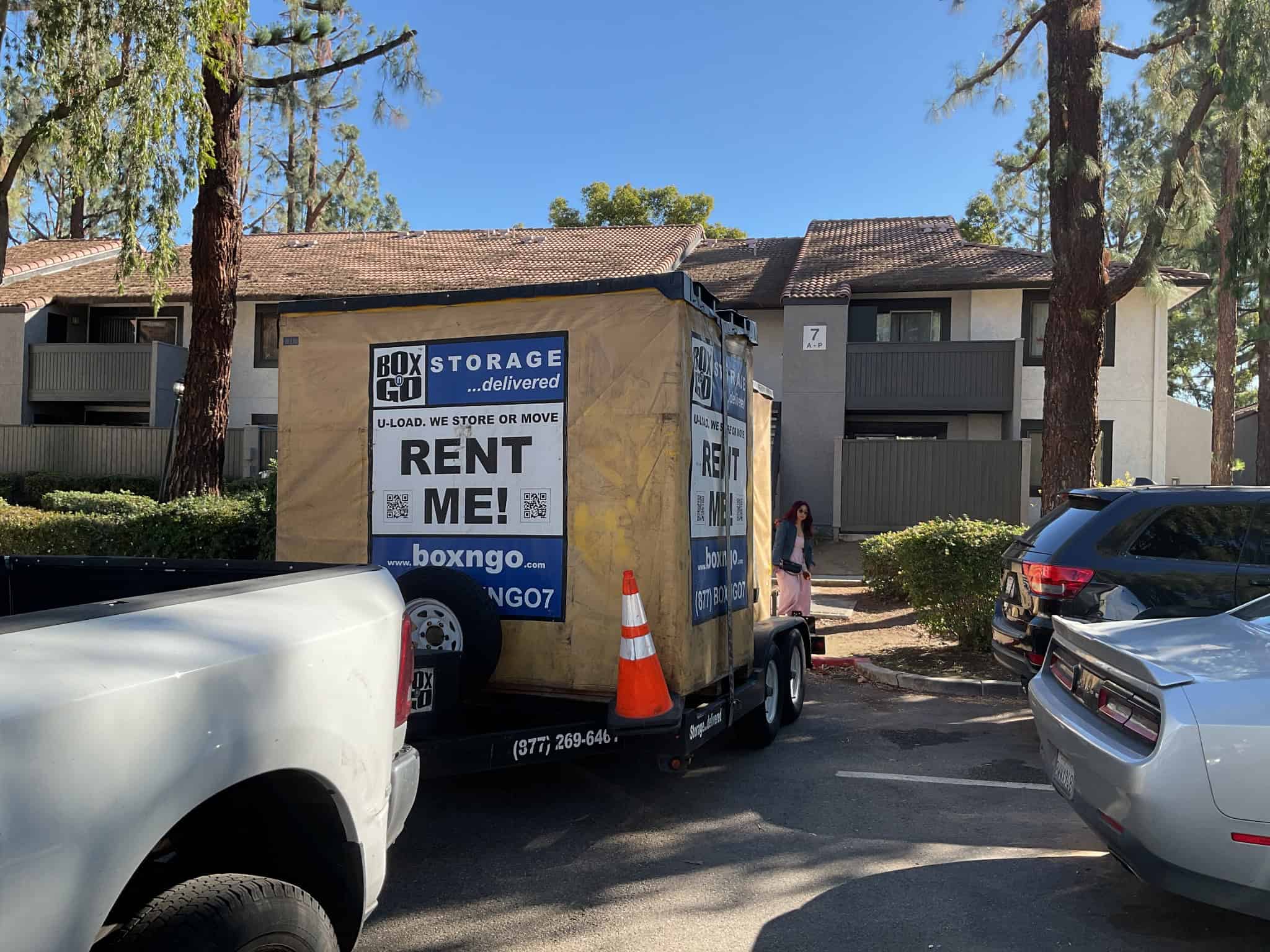 Drive-up style storage units Reseda alternative with portable container